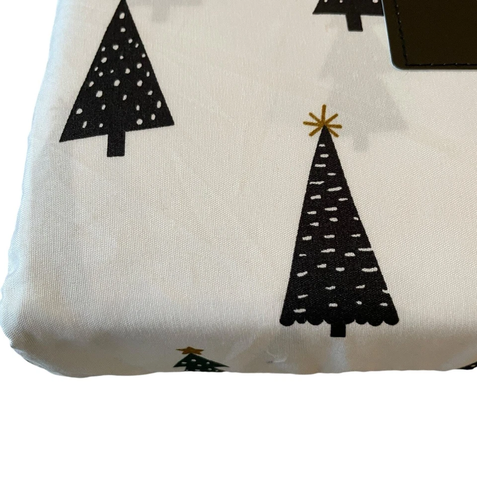 Juego de sábanas impresas de árbol de Navidad Max Studio Block de 4 piezas COMPLETAMENTE ropa de cama elegante de vacaciones Foto 3 de 4