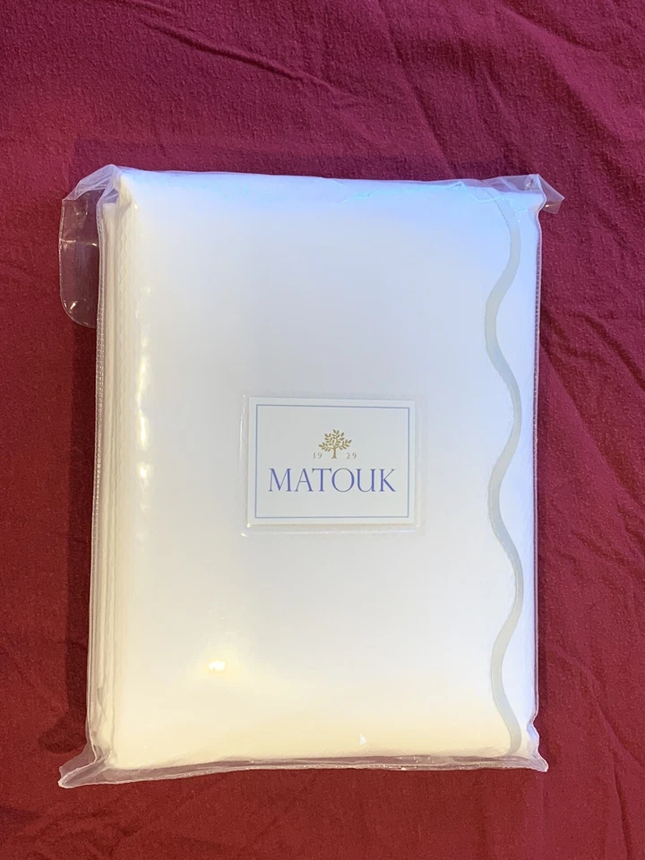 Matouk Lanai Coverlet Set Full/Queen INCLUDES 2 Shams White/Silver ($495)