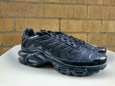 nike air max plus triple black