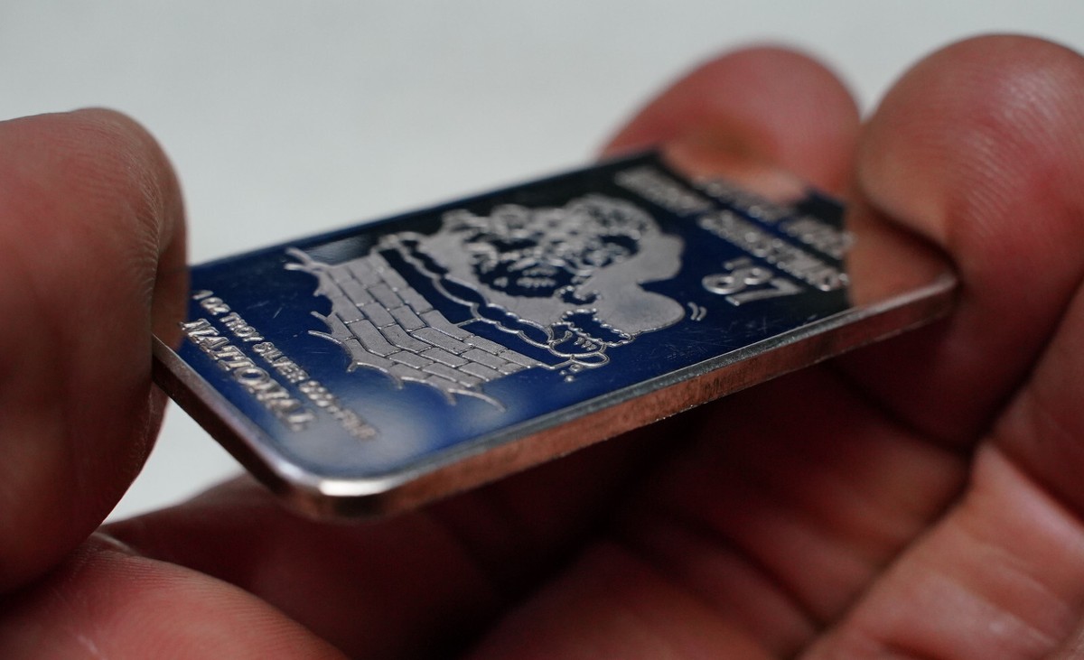 Vintage NATIONAL Joyeux Noel Merry Christmas 1987 1oz 999 FINE