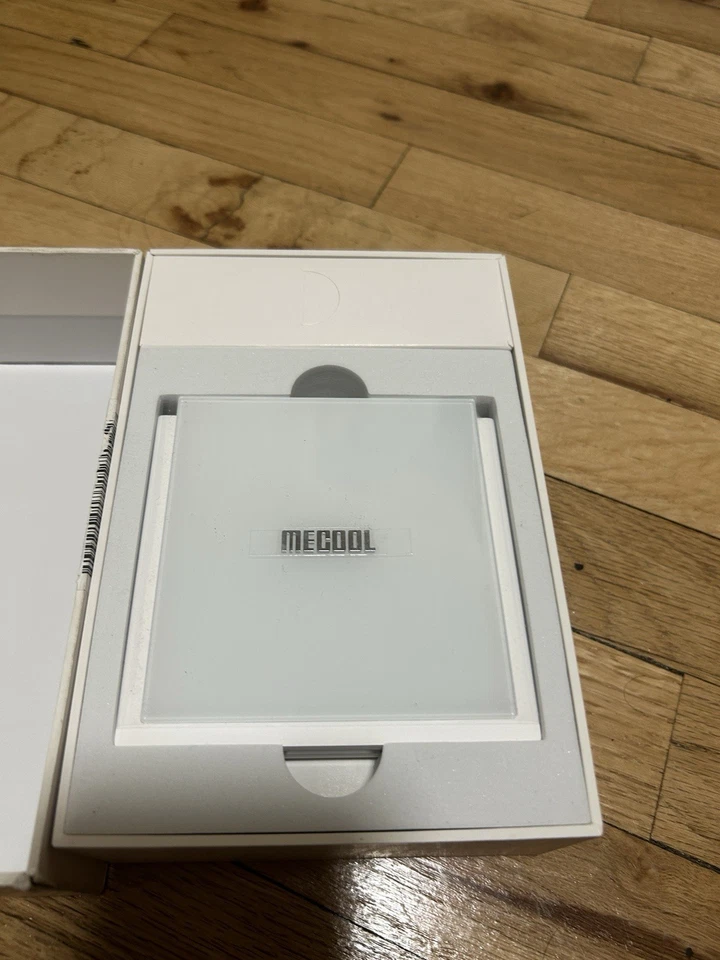 MECOOL KM2 Plus Deluxe Android 4GB+32GB Smart TV Box Open Box - Image 2 of 4