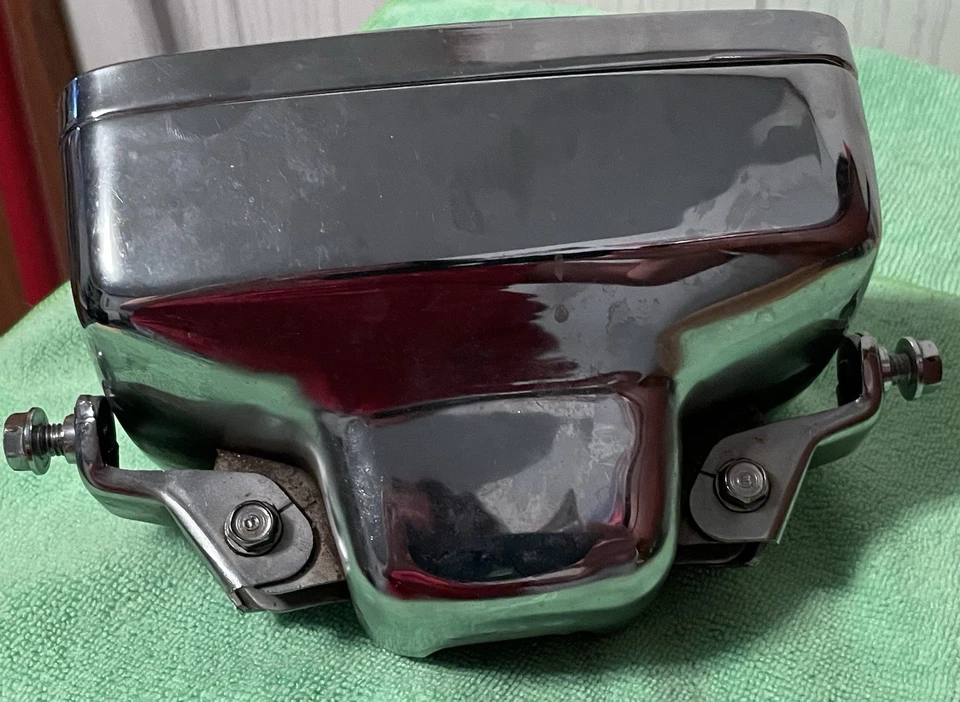 Faro Honda Nighthawk 550 1983-85, estuche de faros, pernos con parte de montaje Foto 2 de 4