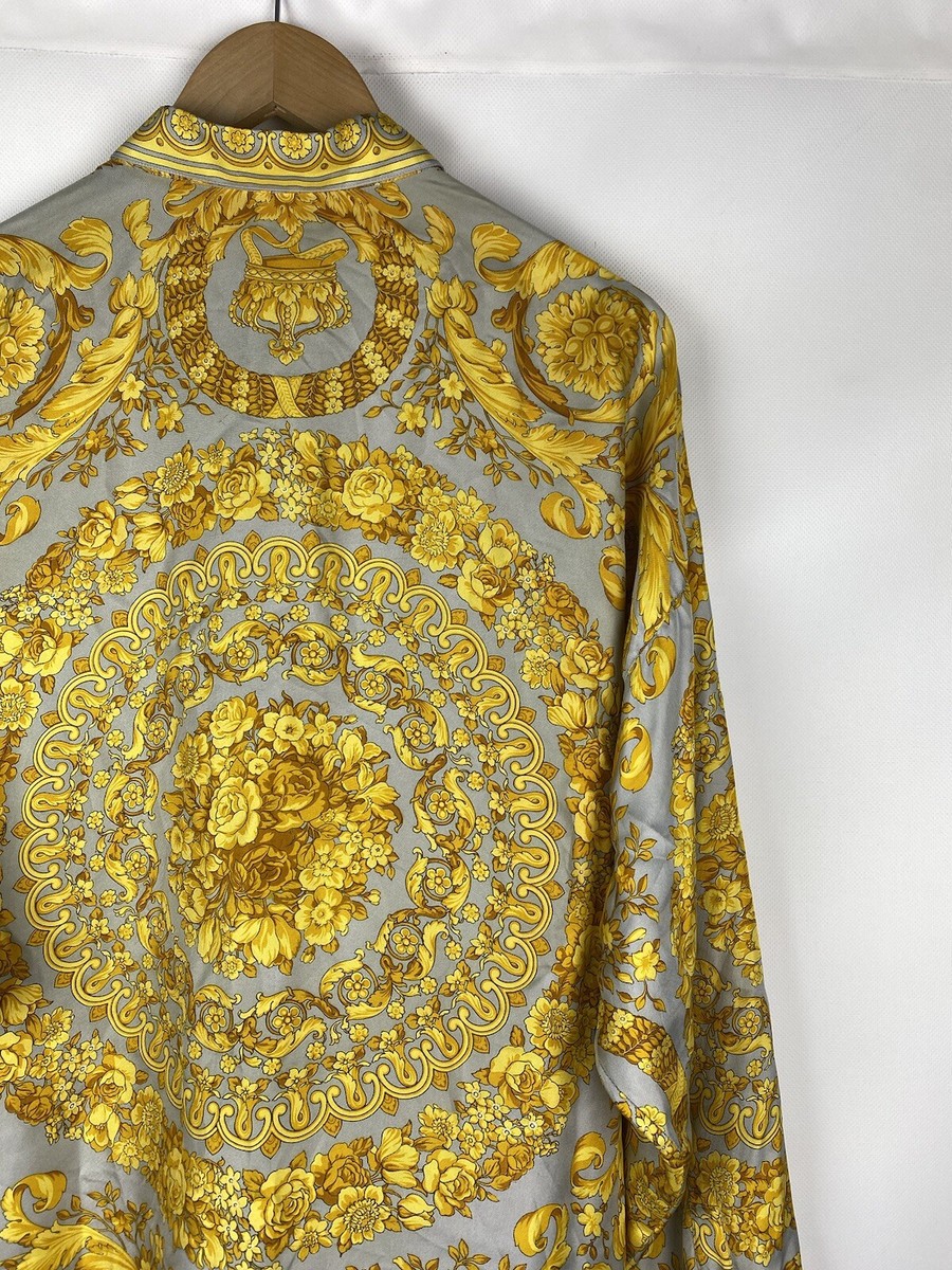 Gianni Versace vintage 90s men's Barocco pattern silk button