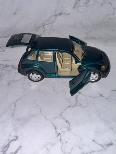 2001 SAICO Chrysler PT CRUISERS 1/34 Scale GREEN Opening Doors No.DP5019 - Picture 2 of 12