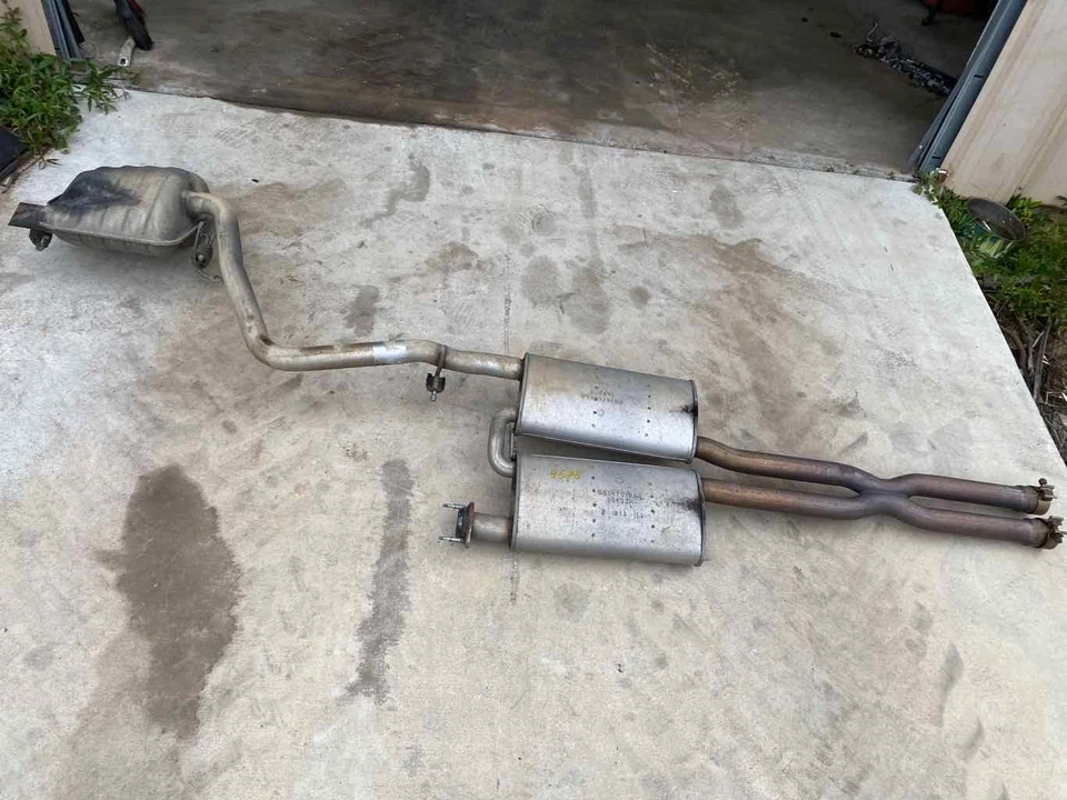 Conjunto de silenciador de tubo de escape derecho recogida local para Chrysler 300 2011-2014 Foto 2 de 4