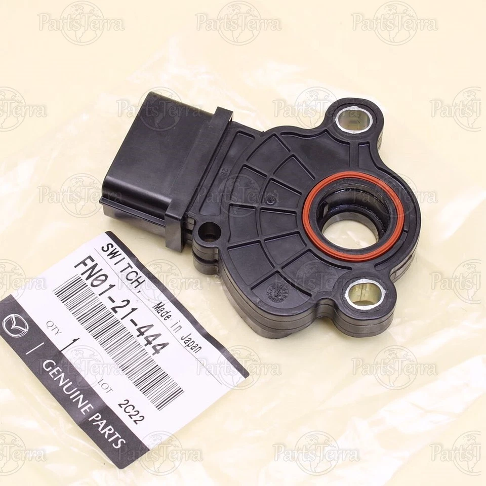 New OEM Mazda PROTEGE 5 Automatic Transmission Neutral Safety Switch FN0121444 — 第 3/4 张图片