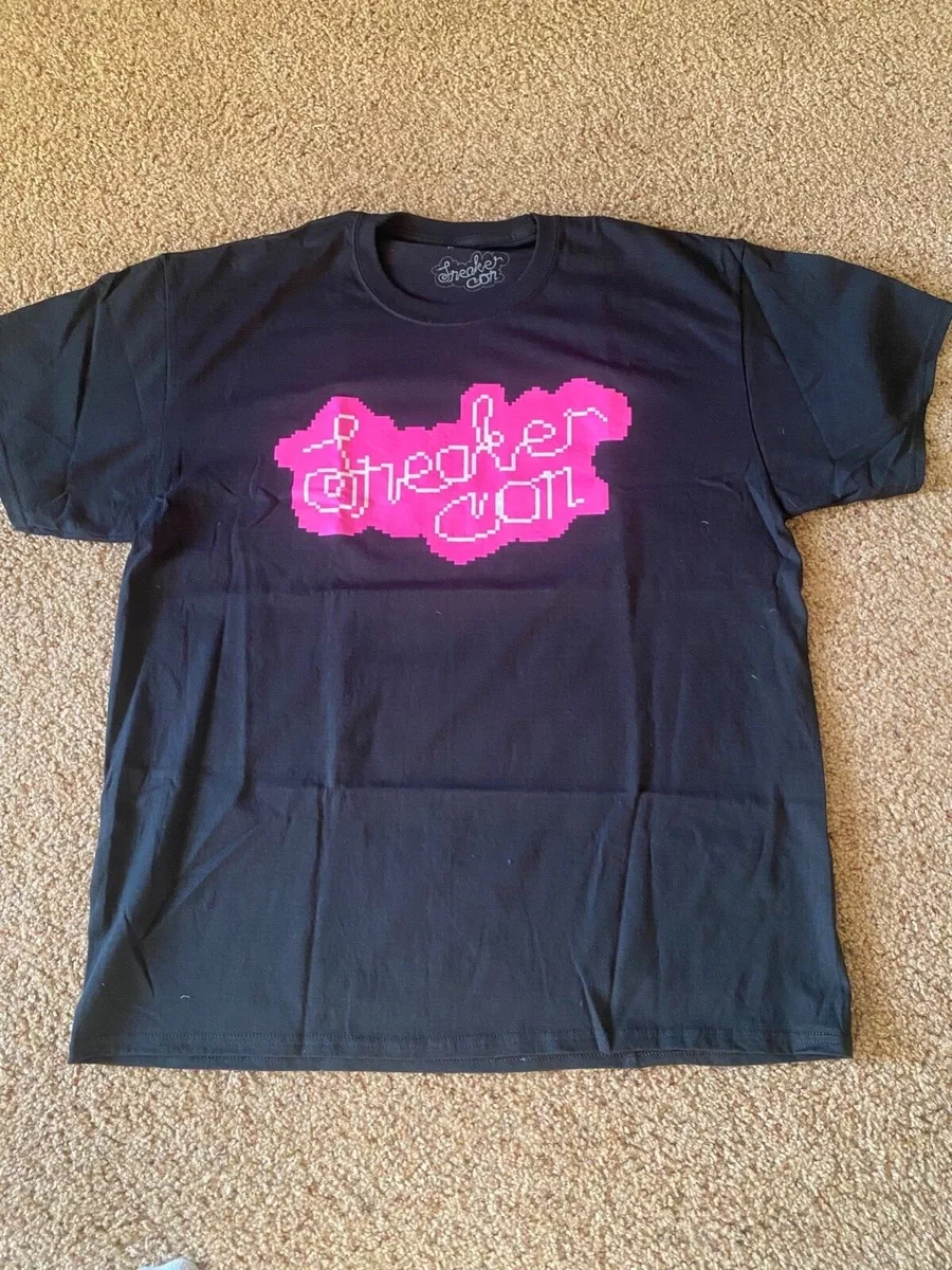 Sneaker sales con shirt