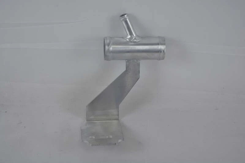 Tubo de refrigerante de agua de radiador de aluminio para Toyota Corolla 2009-13 1,8 L 1657722030 Foto 3 de 4