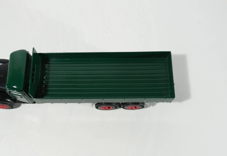 Camión Conrad 1029 Volvo 1949 modelo fundido a presión 1:50 camión en caja coleccionable V9 Foto 4 de 4