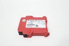 Allen Bradley MSR125HP 440R-D23171 Guardmaster Safety Relay 24v-dc