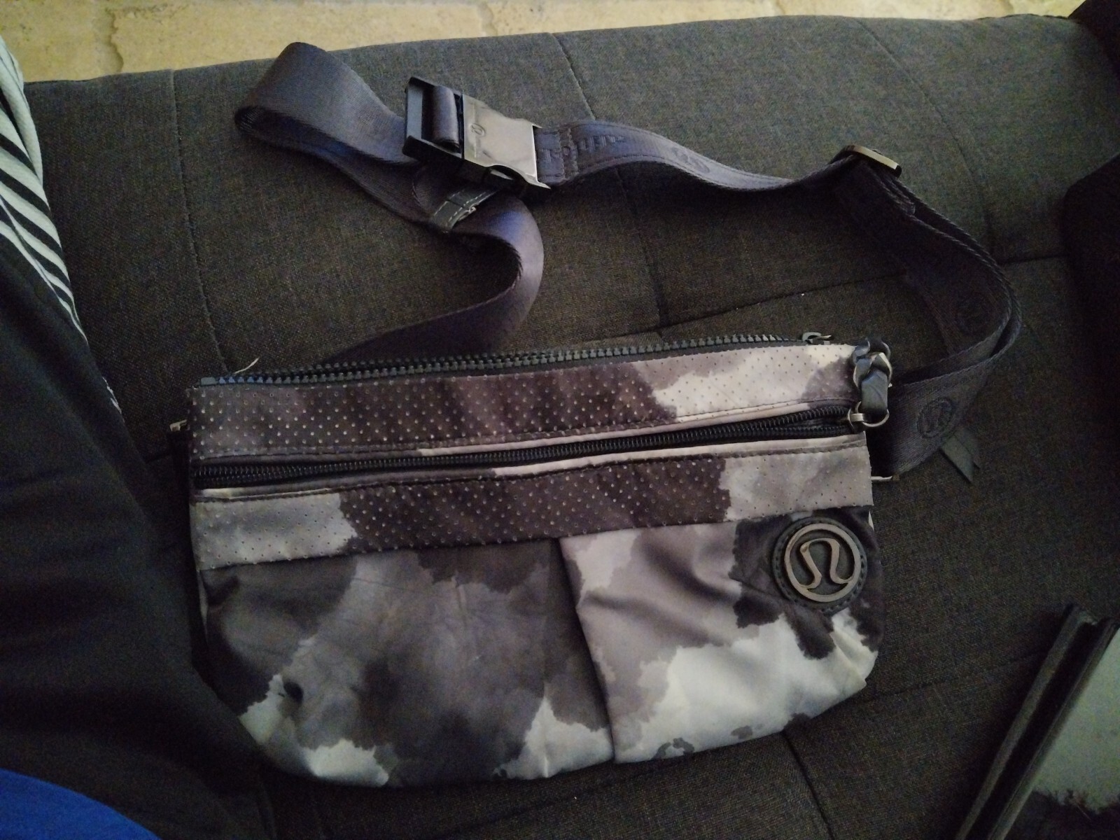 LULULEMON Grey Black Nylon Crossbody Waist Bag Fanny Pack-image