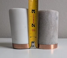 Marble salt pepper shakers stoneware copper tone band white beige set 2