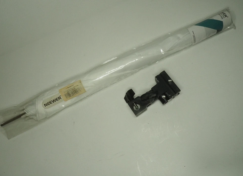 NEEWER 33" 83cm Studio Flash Translucent White Umbrella w Light Stand Holder - Image 3 of 3