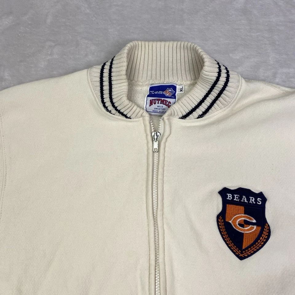Suéter De Colección Chicago Bears Nuez moscada Cremallera Completa Estilo Universitario Marfil Gráfico NFL Foto 2 de 4