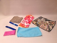 Vintage Barbie Sindy Outfit - Selection Of Towels & Accessories - DEL237