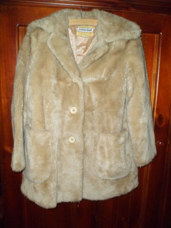 VINTAGE RETRO FAUX FUR COAT JACKET Womens Size 12 Bust 85 Very Good Vintage Cond