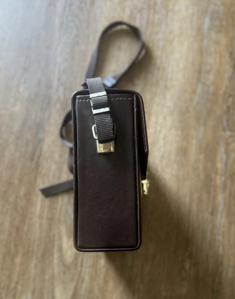 Swift Ultra Lite 8 x 42 Binoculars W/ Case (A4) - Image 4 of 4