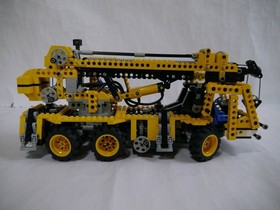 LEGO Technic 8460 Pneumatic Crane Truck Complete Instructions Used