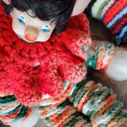 Vintage Crochet Yoyo Clown Dolls Rubber Face Kitchy 12 Inches Set Of 2 - Picture 8 of 8