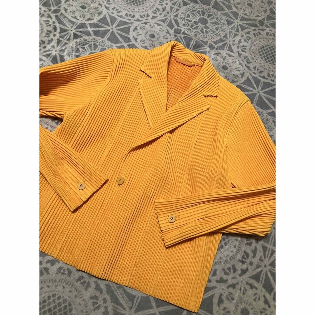 Homme Plisse Issey Miyake 20AW Yellow Pleats Tailored Jacket Homme Plisse Issey Miyake 20AW Yellow Pleats Tailored Jacket