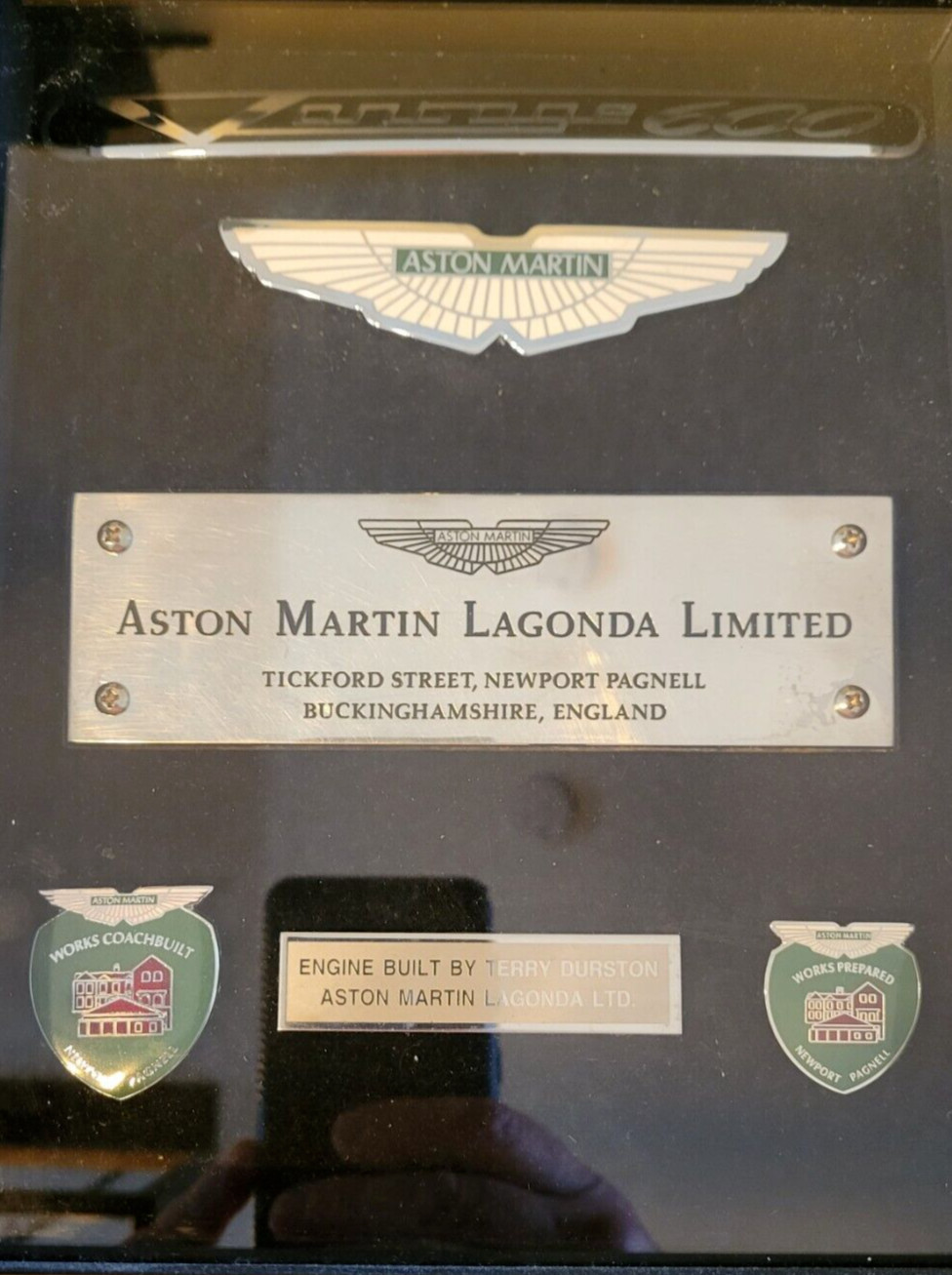 Aston Martin Vantage V600 badges 