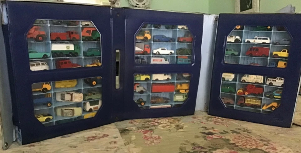 LOTE DE 72 LESNEY DIFERENTES EN ESTUCHE ANTIGUO RARO EN SU MAYORÍA DEL CONJUNTO ORIGINAL Foto 2 de 4