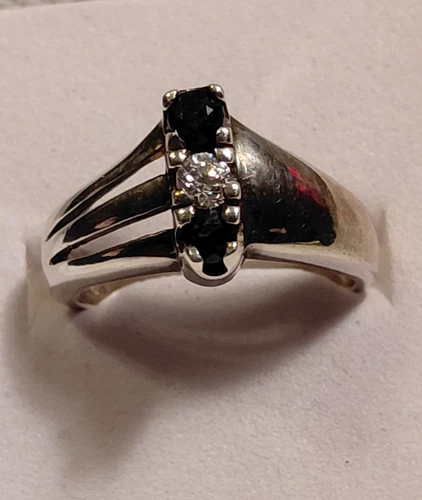 VTG 925 Sterling Silver Blue Sapphire & White CZ? 3 Stones Ring w/"J" Stamp Sz 6