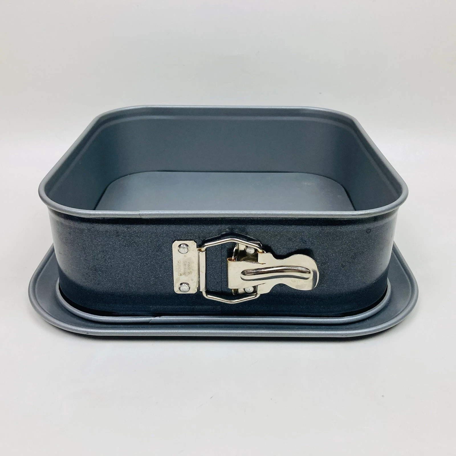 Kaiser Square Non-Stick Springform Cake Pan 9” x 9” Baking Kitchen Used