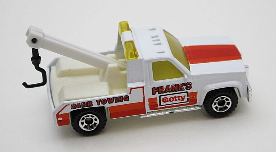 Vintage Matchbox Die-Cast GMC Wrecker NICE Emergency Vehicle - Image 2 of 4