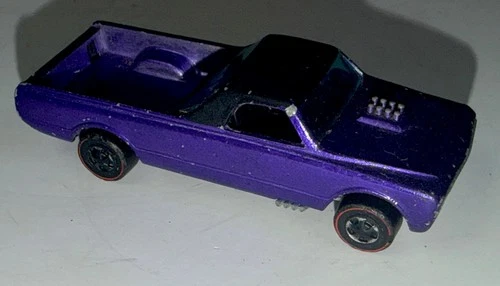 Vintage 1968 Hotwheels Redline Sweet 16 Purple Fleetside Purple rear base.