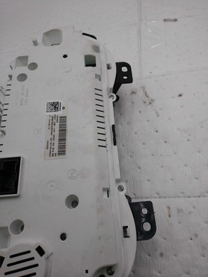 2020 Chrysler Pacifica Speedometer Gauge OEM White 3.5 Screen 101K Miles