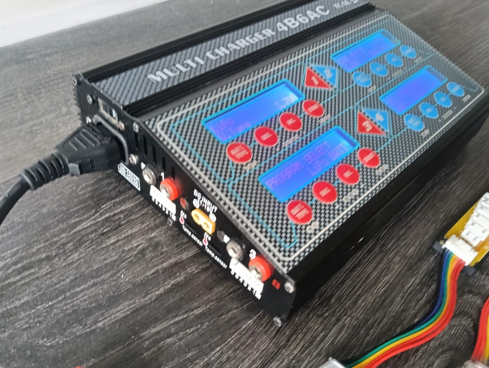 LIPO QUAD CHARGER 4 OUTPUT BATTERY POWER SUPPLY 12V TWIN BALANCE 8.4V NMiH Prius - Image 3 of 4