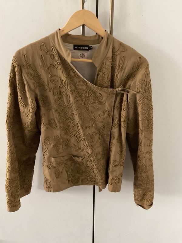 BEAUTIFUL  EMBROIDERED ANTIK BATIK JACKET M