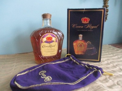 1 Fl. 750 ml Crown Royal, Fine De Luxe, Blended Canadian Whisky, 1975, 40%