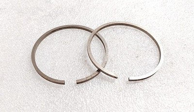 2 SEGMENTE ''PERFECT CIRCLE'' 46 x 2 mm RECHTER SCHNITT ALTE AUTOS-MOTORRÄDER ''NOS''