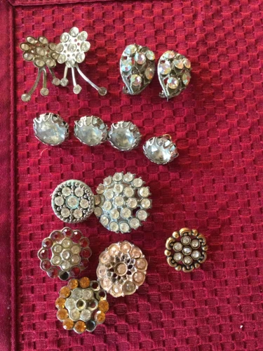 Vintage Costume Jewelry Lot - Buttons, Pin, Brooch, total 14