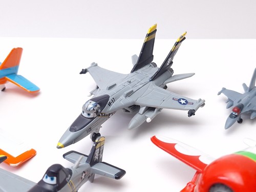 Gros lot d'avions Disney Pixar moulés sous pression - Photo 6 sur 15