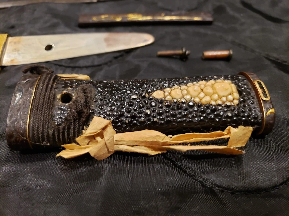 Espada Nihonto Wakizashi japonesa antigua hoja de plata única con habaki dorado Foto 3 de 4