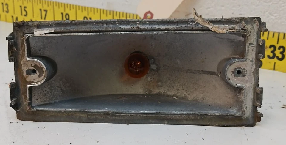 OEM Two Parking Light Units D4VB-13215-AC 1974-79 Lincoln Continental (SVM153) - Image 2 of 4