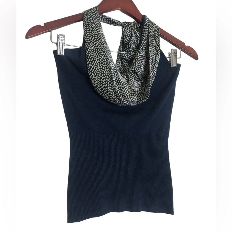 Top halter acanalado a lunares de seda Bebe para mujer Y2K talla XS azul oficina sirena preppy Foto 3 de 4