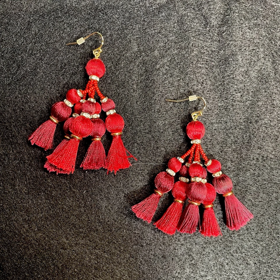 Kate Spade New York Women's Pretty Poms Tassel Statement Earrings  Red Boho Art - Imagem 4 de 4