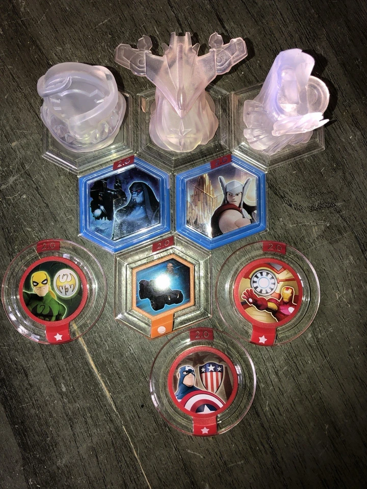 Disney Infinity 2.0 Wii U Lot (Starter Kit, Playsets, Characters, & Power Discs) - Image 2 of 4