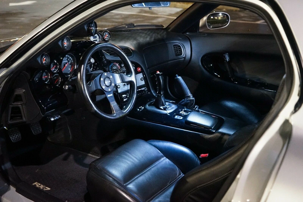 1993 Custom Mazda RX-7 Hides an 800-HP Monster