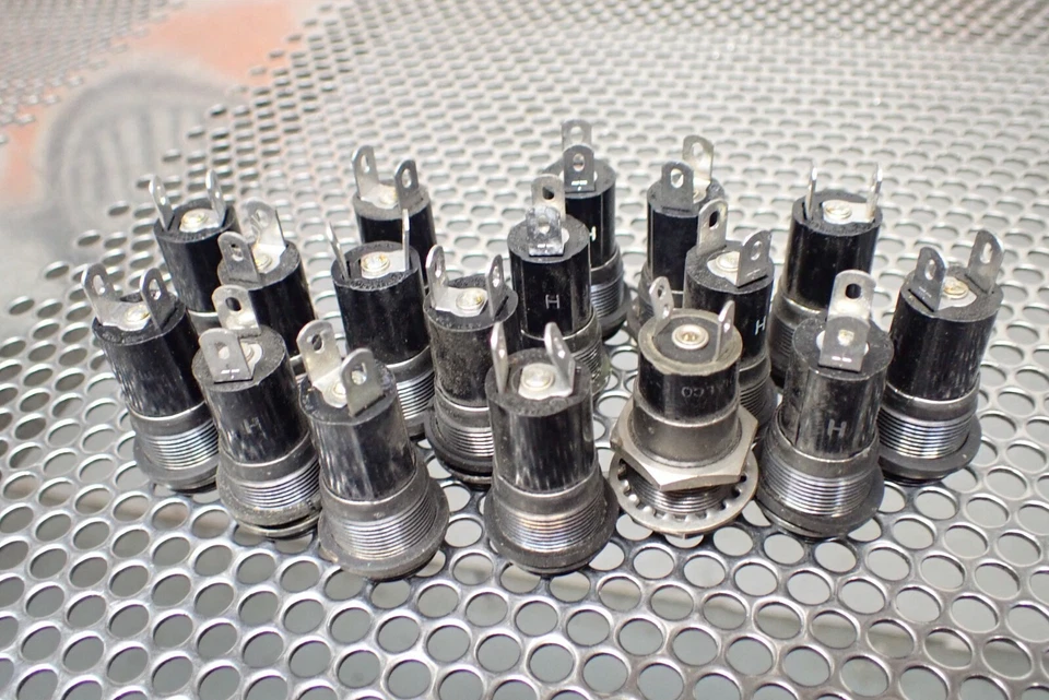 Soportes de luz indicadora Dialco 75W 125V (lote de 16) nuevos sin caja ver todas las fotos Foto 3 de 4