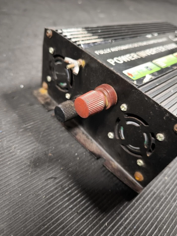 Power Inverter 600W - Not Working, Cosmetic Wear, No Accessories - Image 3 of 4