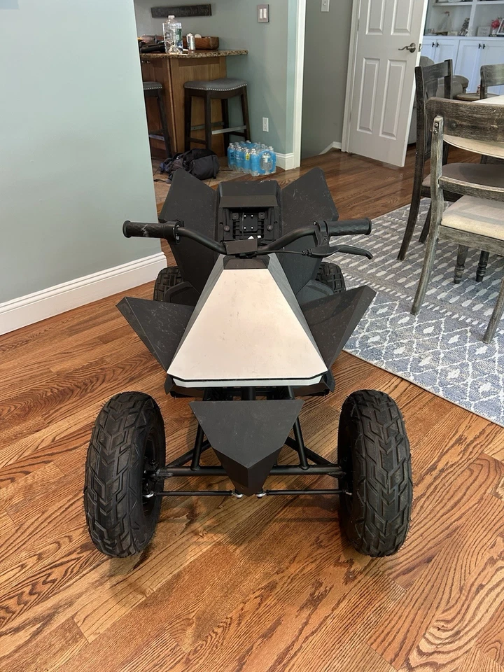 Cyber Quad 特斯拉 — 第 3/4 张图片