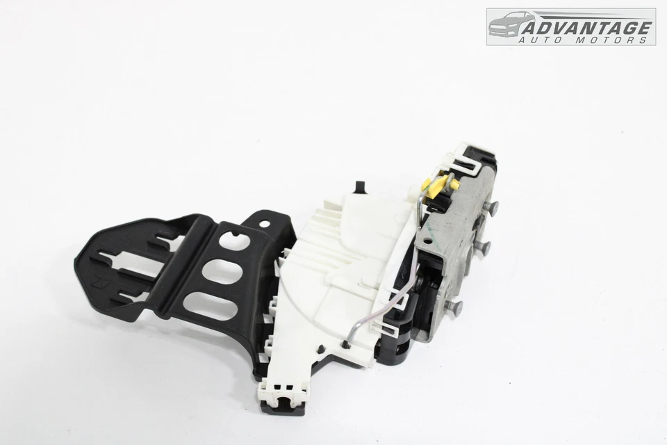 Dodge Charger 2017-2018 actuador de bloqueo de pestillo de puerta del lado del conductor delantero izquierdo OEM Foto 4 de 4