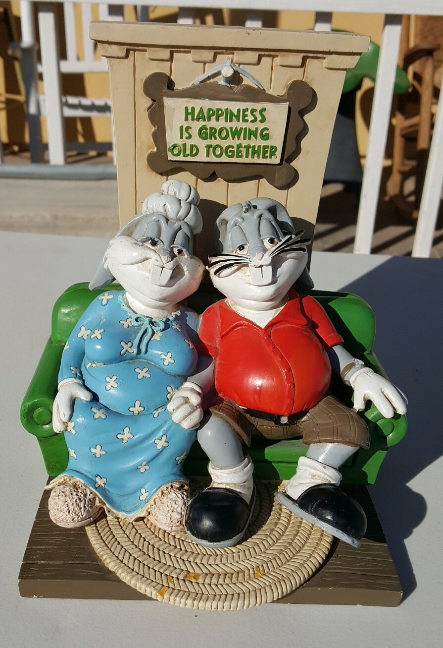 VTG 1994 Resin Warner Bros Store EXCLUSIVE bugs and lola growing old Figures