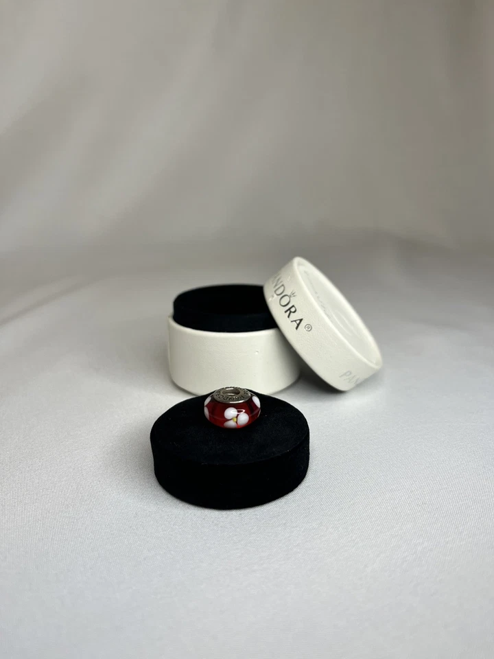 Pandora Cristal de Murano Rojo con Flores Blancas Retirado Raro - Solo Dije Foto 3 de 4