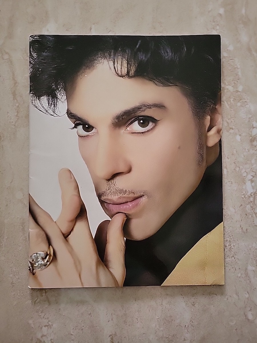 PRINCE MUSICOLOGY LIVE 2004ever TOUR CONCERT PROGRAM BOOK